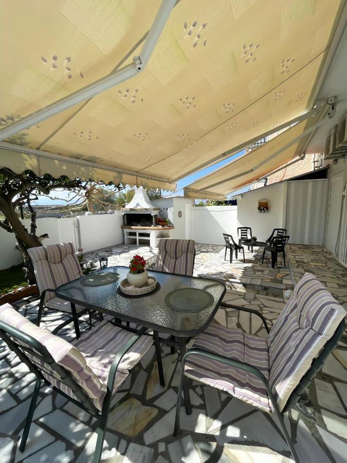 Corinth Sunny Beach House מראה חיצוני תמונה